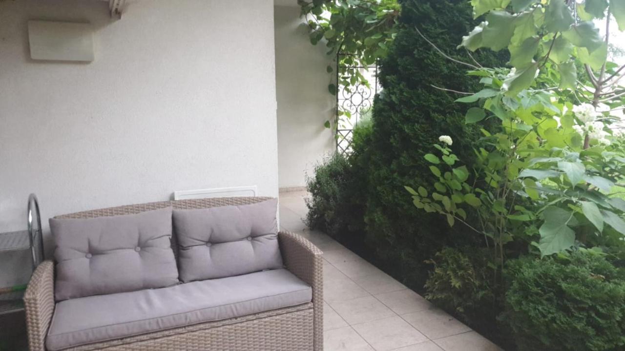 Apartment With Green Terrace Burgasz Kültér fotó